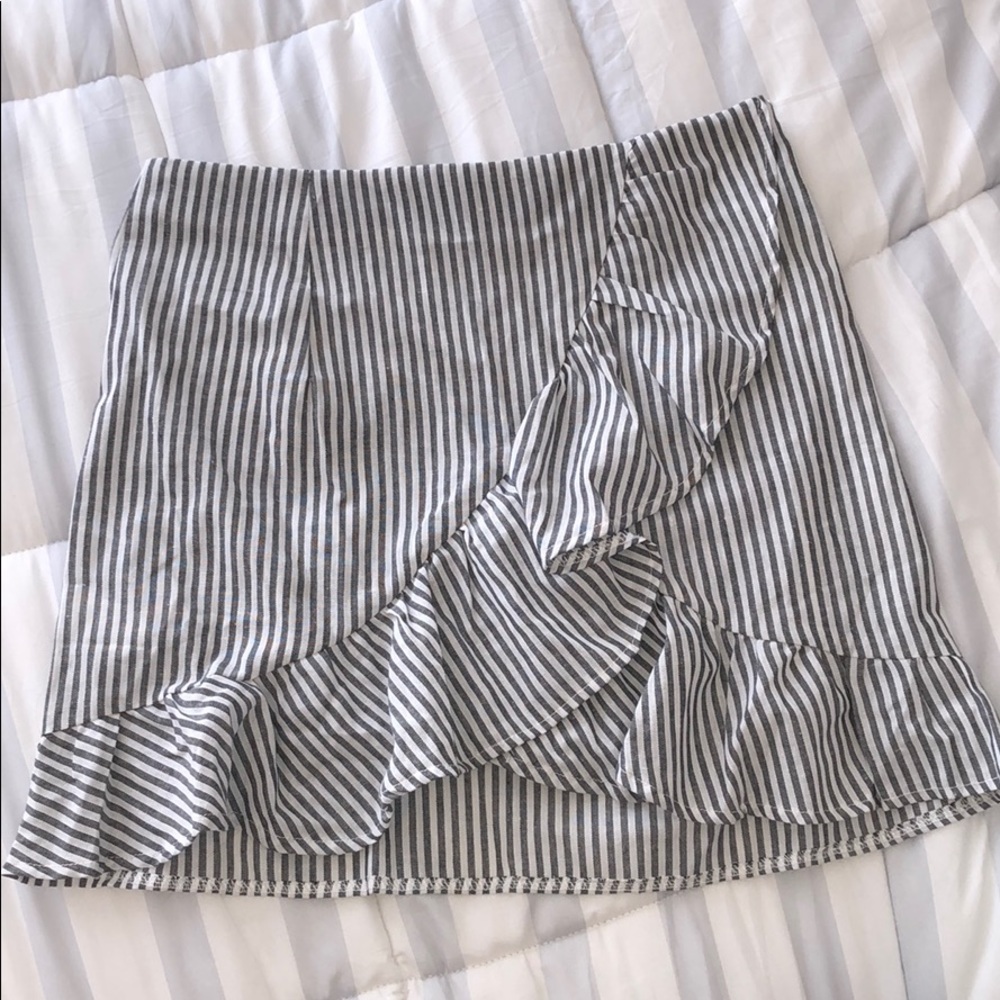Cute stripe skirt!